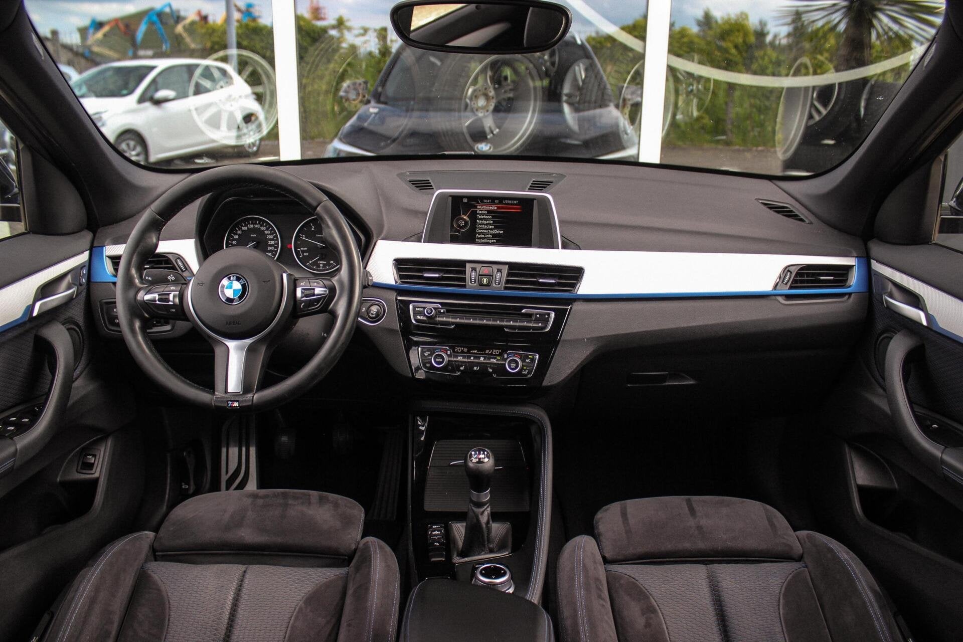 BMW X1 sDrive18d Centennial High Executive M Sport | 2e eige, Auto's, 4 cilinders, 150 pk, Alcantara, Zwart