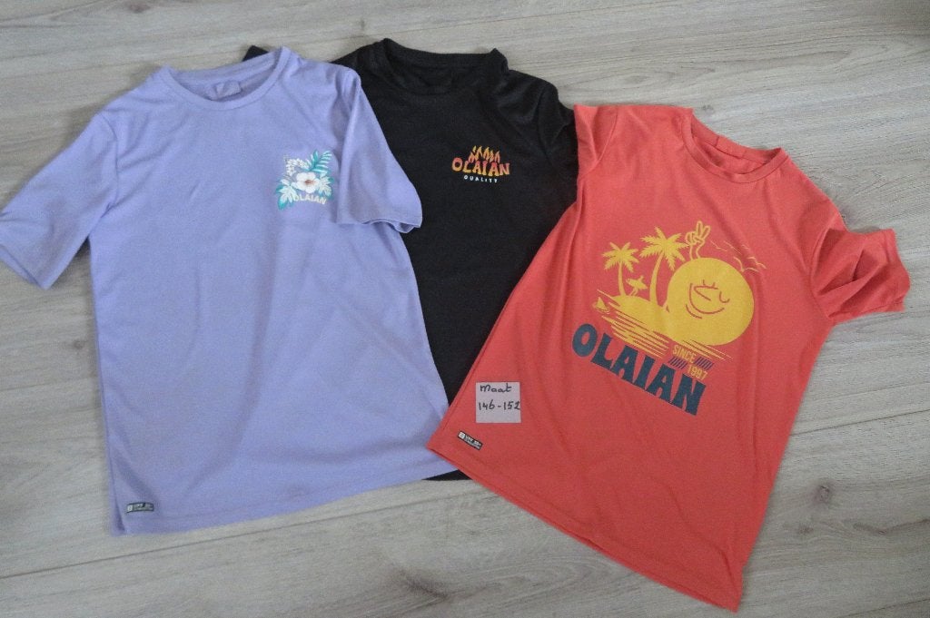 UV 50+bescherming  zwem shirt maat146  ( 3 stuks), Olaian, Jongen of Meisje, Ophalen of Verzenden, Zo goed als nieuw