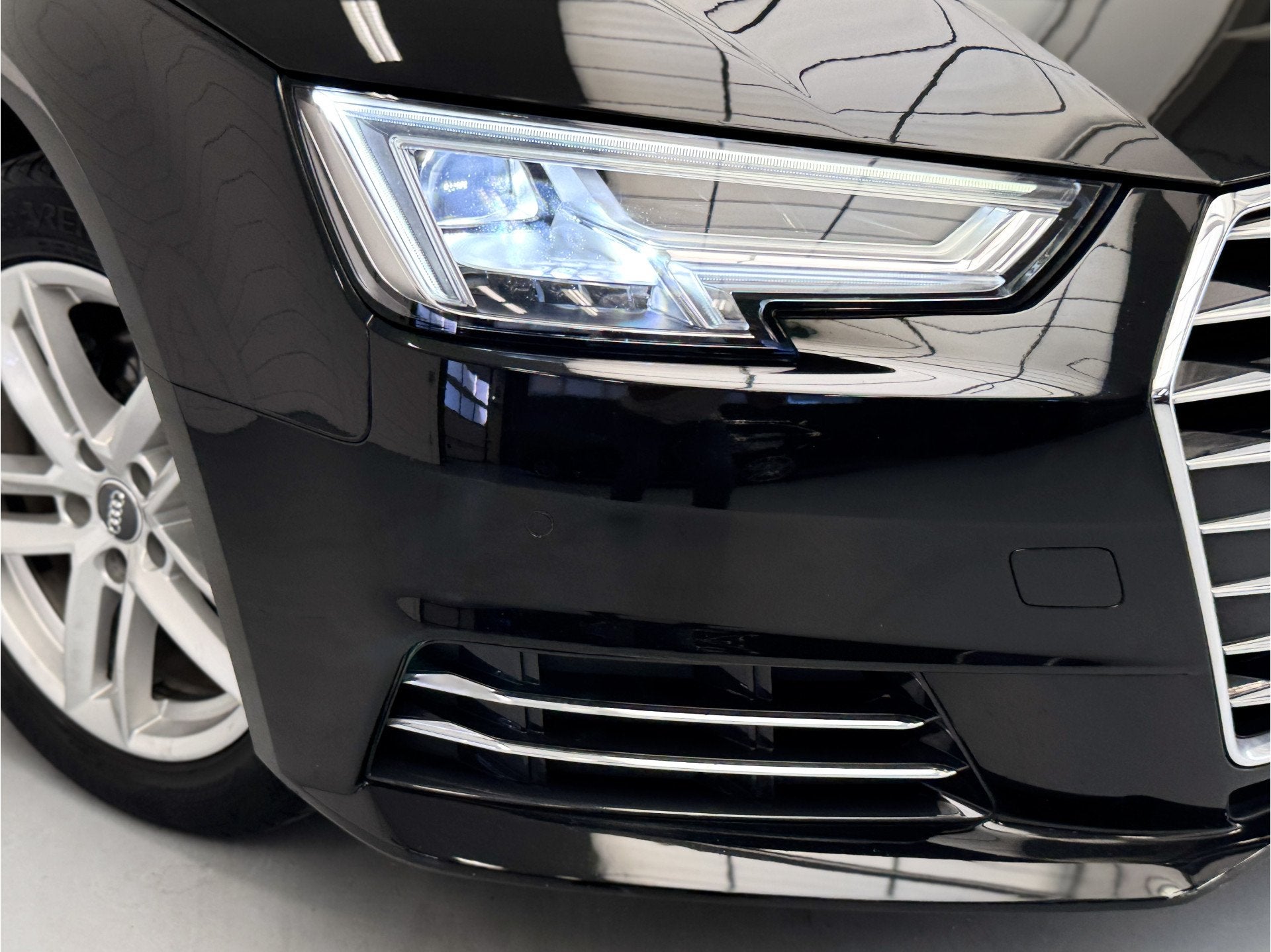 Foto 2 van Audi A4 Limousine 2.0 TFSI 2015 Nieuwe generatie, 191pk, Mat
