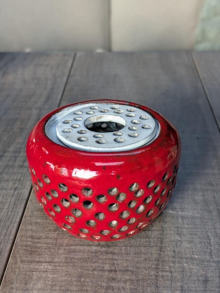Keramieken theelicht rood met gaatjespatroon, Ophalen of Verzenden