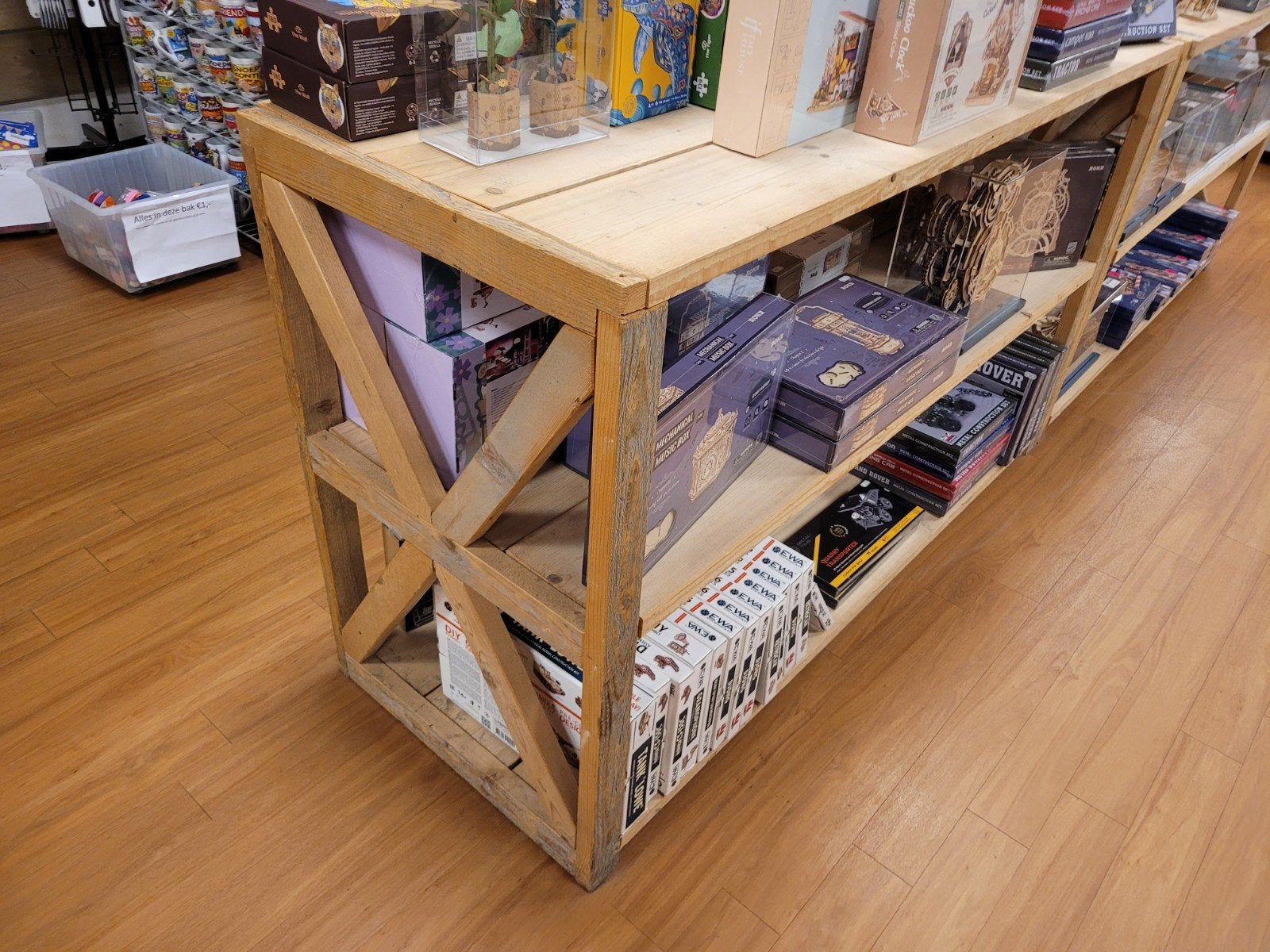 2 robuuste steigerhouten (winkel) kasten werktafels, Ophalen, Zo goed als nieuw