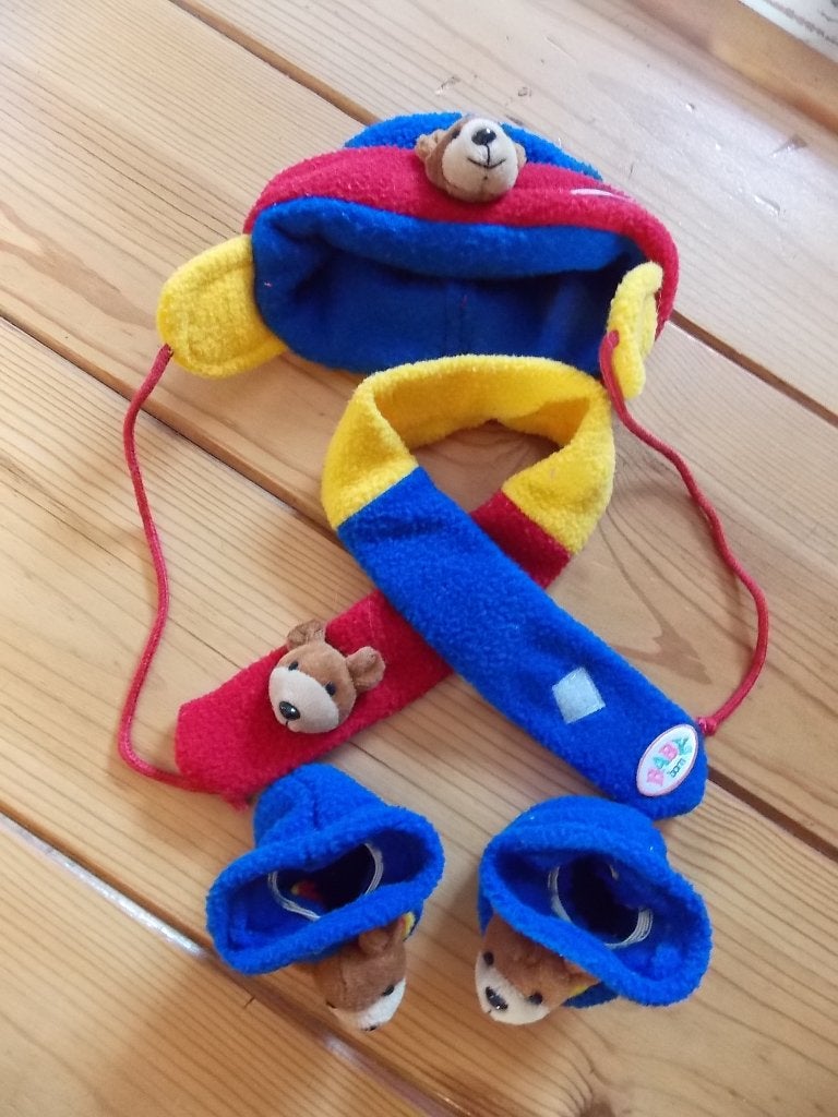 Baby born muts, sjaal en schoentjes, Ophalen of Verzenden, Gebruikt, Babypop