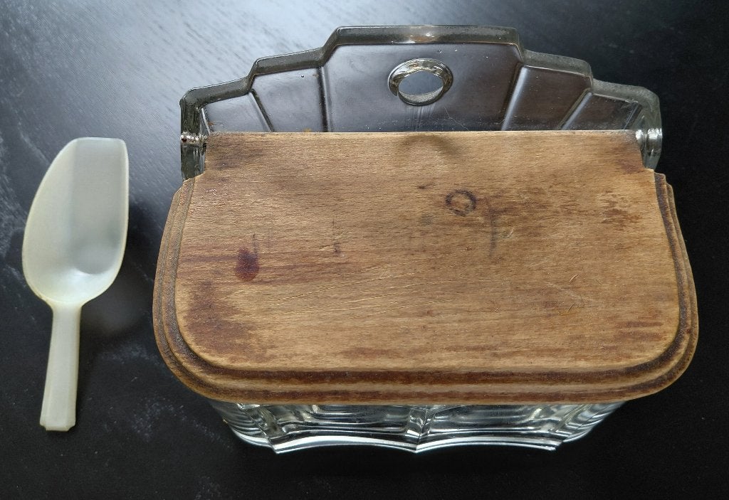Vintage Oude wand zoutbak met schepje. Glas met houten klep., Ophalen of Verzenden, Huis en Inrichting