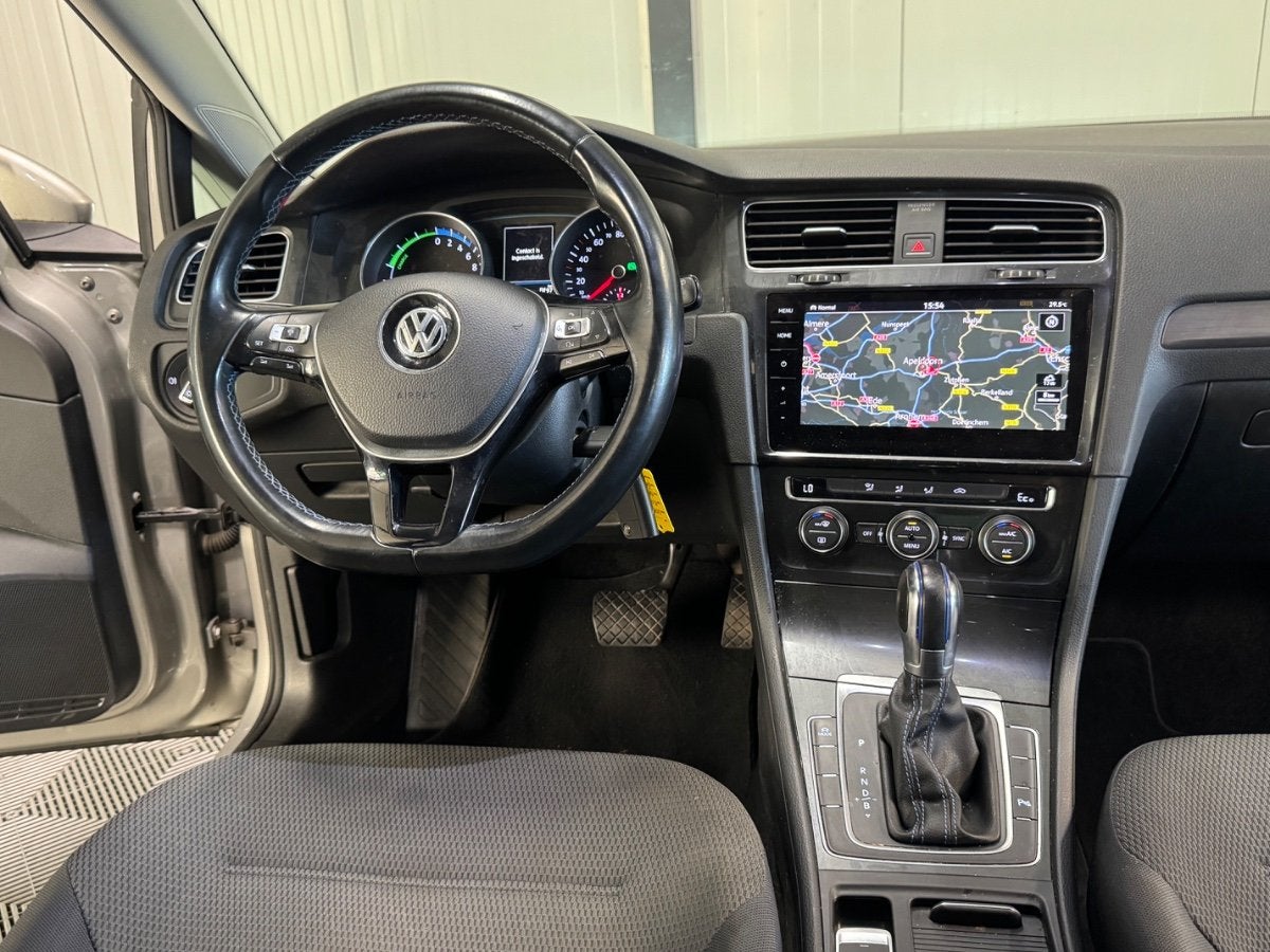 Volkswagen e-Golf Aut 36kWh | SOH 82% Comfort 5-Drs | Navi |, Auto's, Automaat, 136 pk, Gebruikt, 231 km