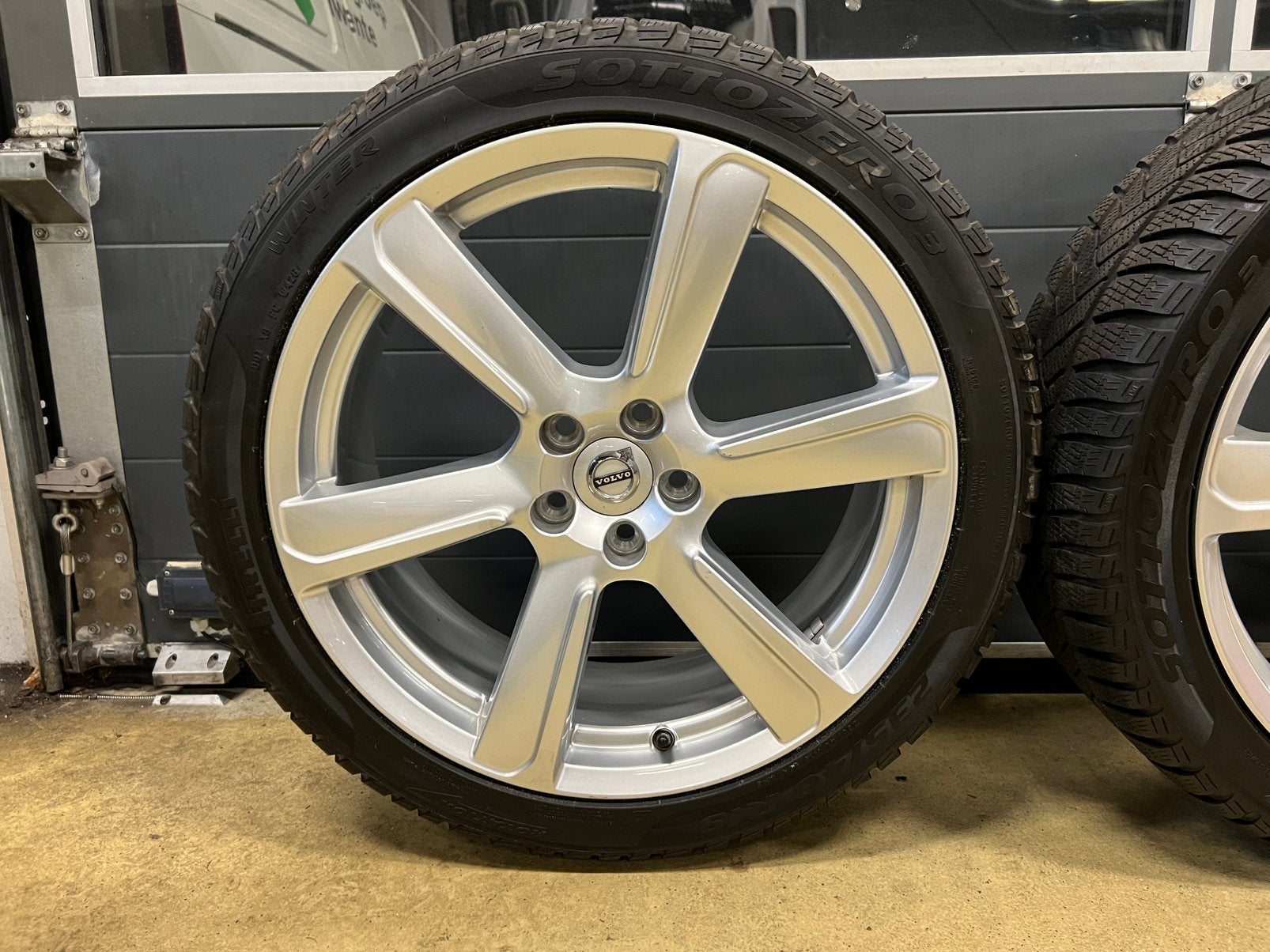 Originele Volvo V60 S60 velgen+winterbanden 19 inch 7mm, 19 inch, Gebruikt, Velg(en), Ophalen of Verzenden
