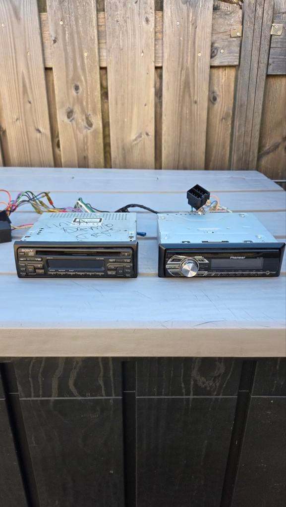 2 auto radio's Sony en pioneer, Auto diversen, Autoradio's, Ophalen, Gebruikt