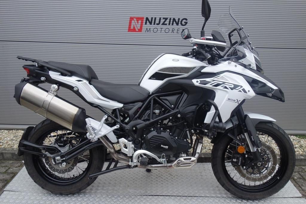 BENELLI TRK 502 X (bj 2023), 2 cilinders, 499 cc, Bedrijf, Onbekend