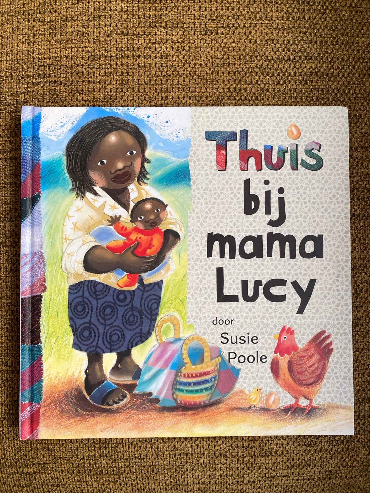 Susie Poole - Thuis bij mama Lucy, Fictie algemeen, Susie Poole, Ophalen of Verzenden, Zo goed als nieuw