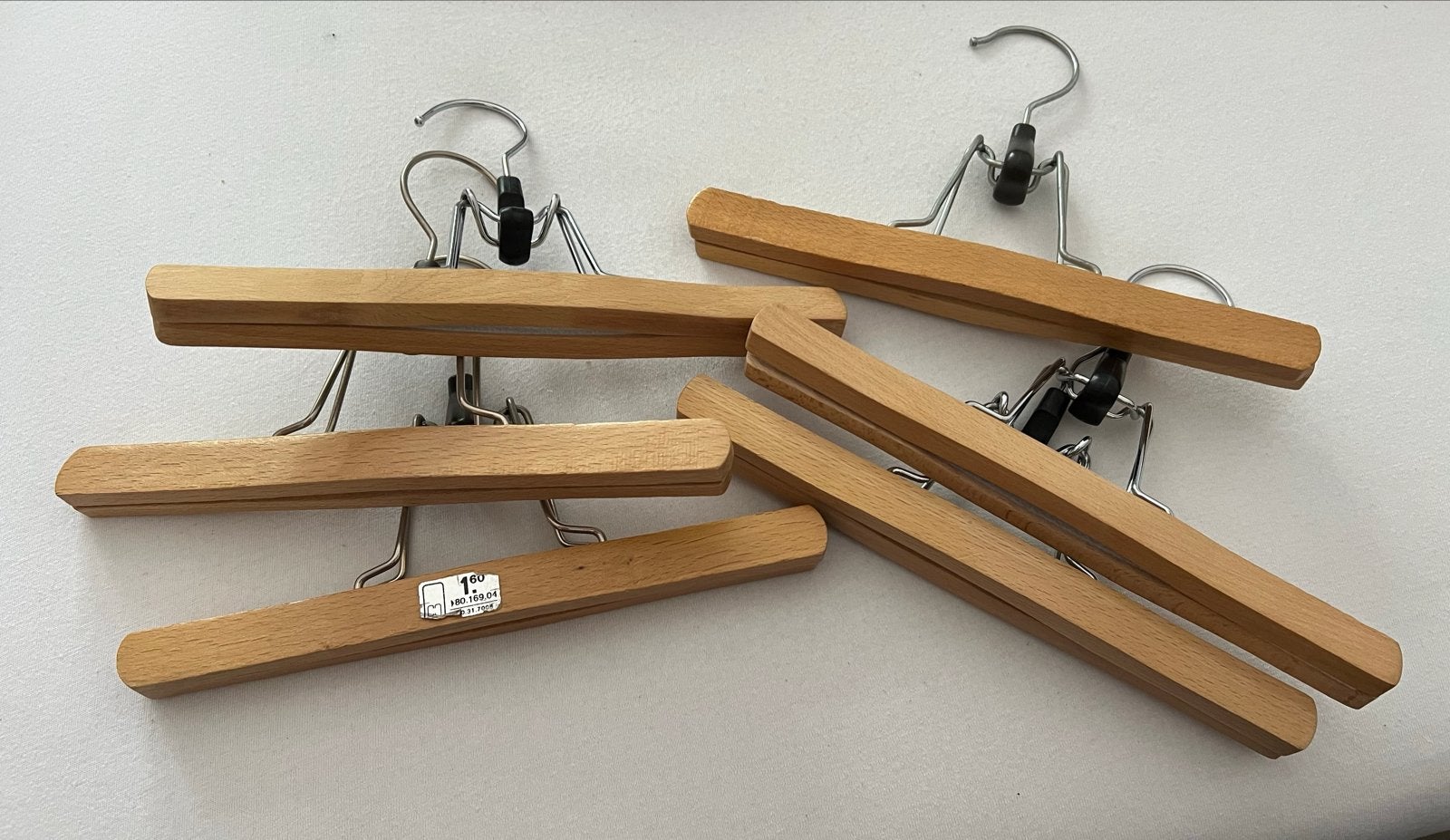 Hema Houten broekhangers met klemmen - Set van 6, Ophalen of Verzenden, Gebruikt, Hout, Volwassenen