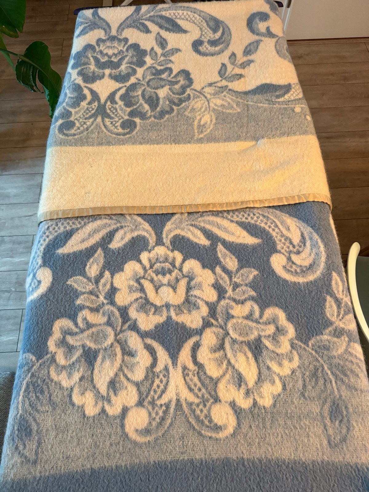 Vintage wollen deken met bloemmotief - 200x250 cm, Antiek en Kunst, Ophalen of Verzenden
