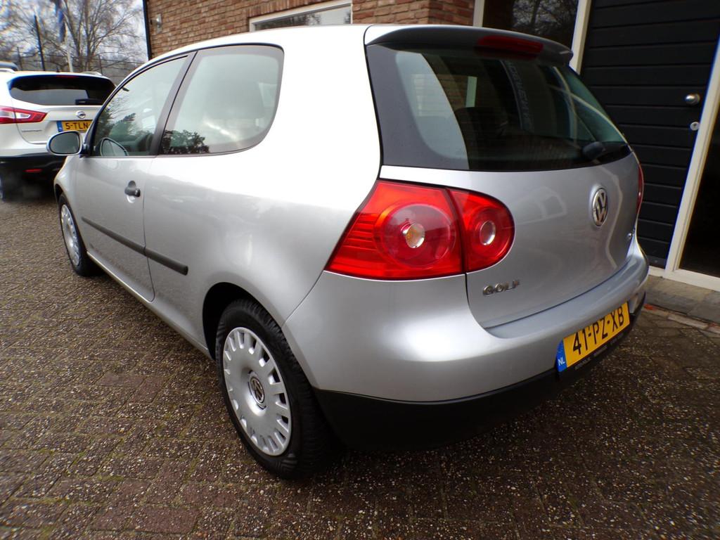 Volkswagen Golf 1.6 FSI Trendline, Voorwielaandrijving, Gebruikt, 4 cilinders, Origineel Nederlands