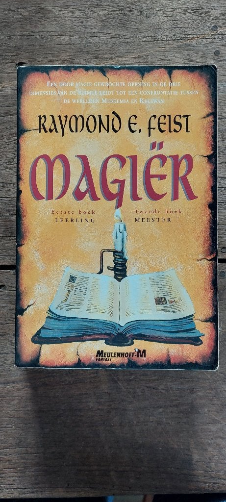 Raymond E. Feist – Magier (paperback), Ophalen of Verzenden, Gelezen