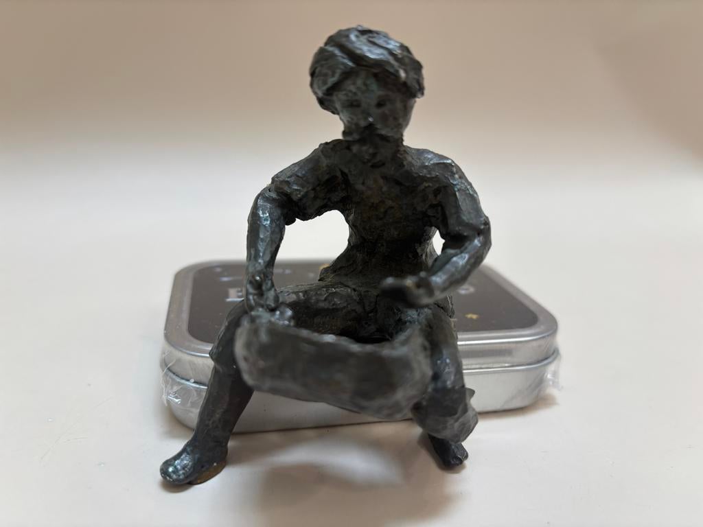 Bronzen beeldje van een marktkoopman, Antiek en Kunst, Kunst | Beelden en Houtsnijwerken, Minder dan 20 cm, Ophalen of Verzenden