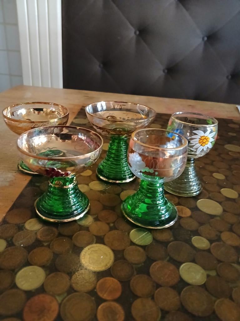 5 verschillende kleine roemers., Antiek en Kunst, Antiek | Glas en Kristal, Ophalen