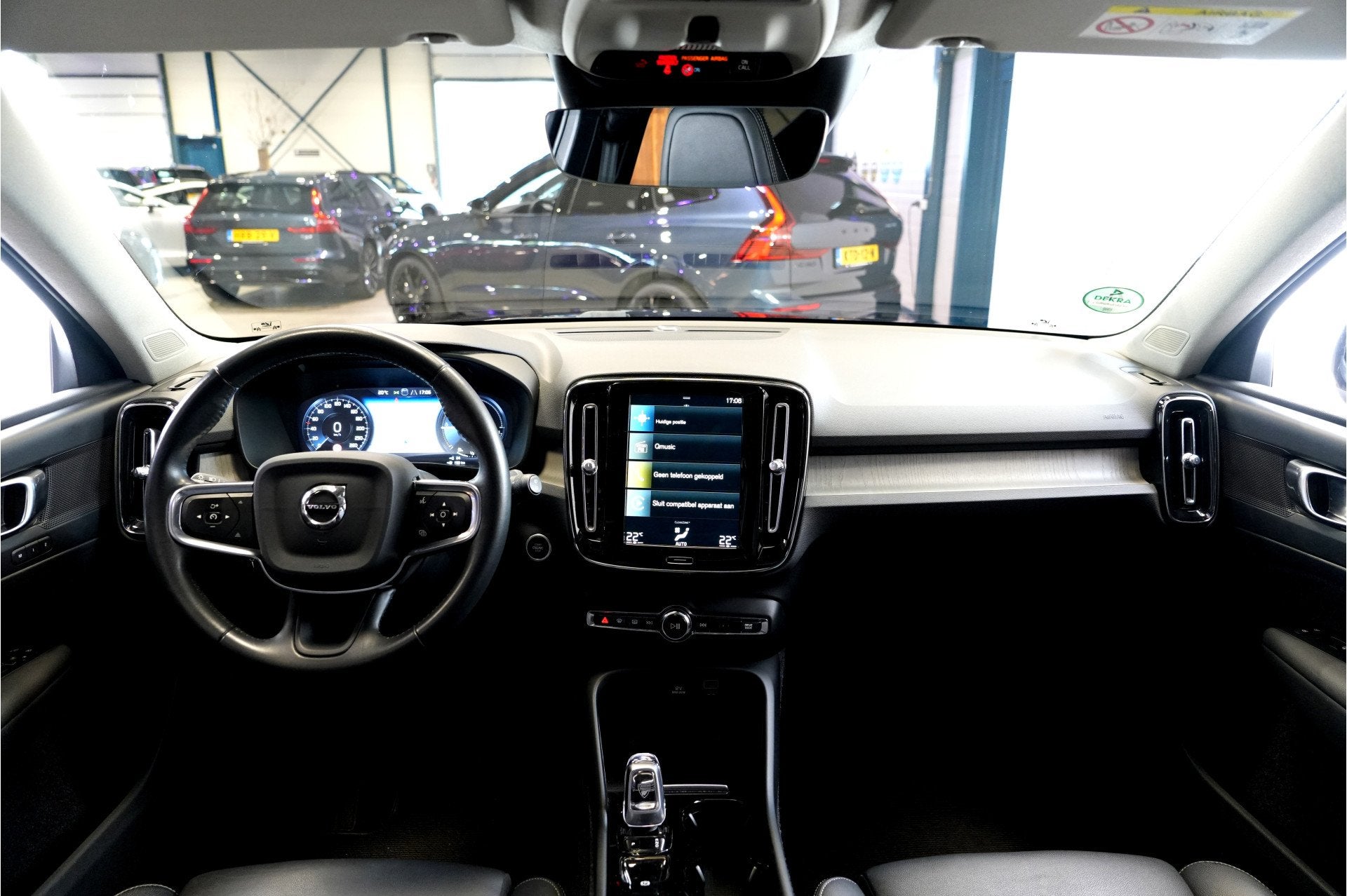 Foto 2 van Volvo XC40 1.5 T4 Recharge 155kW/211pk DCT7 Inscription PANO