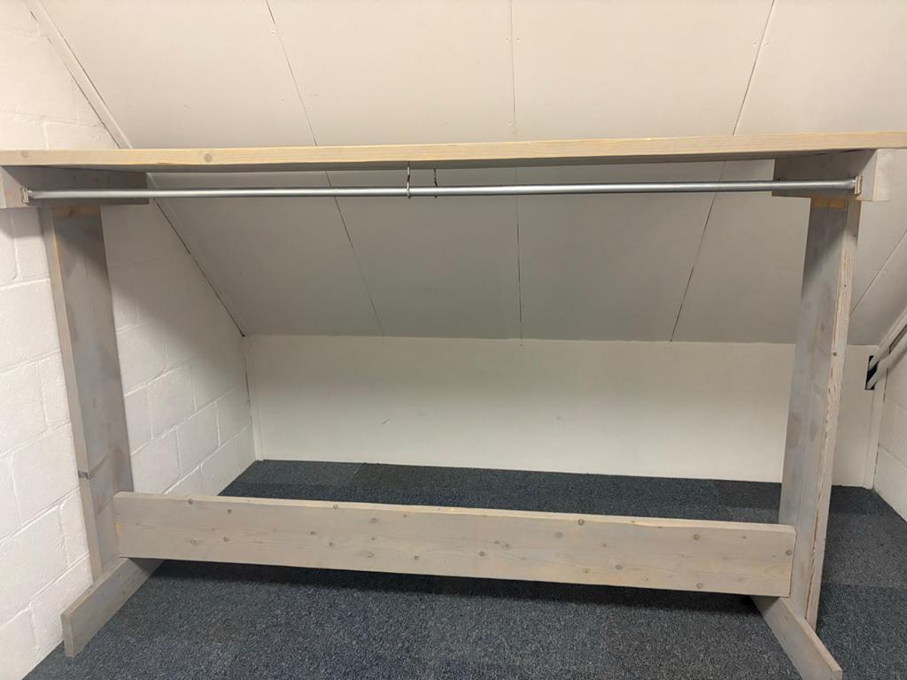 Stevig houten kledingrek met hangruimte, Ophalen, Gebruikt, 100 tot 150 cm, 150 tot 200 cm