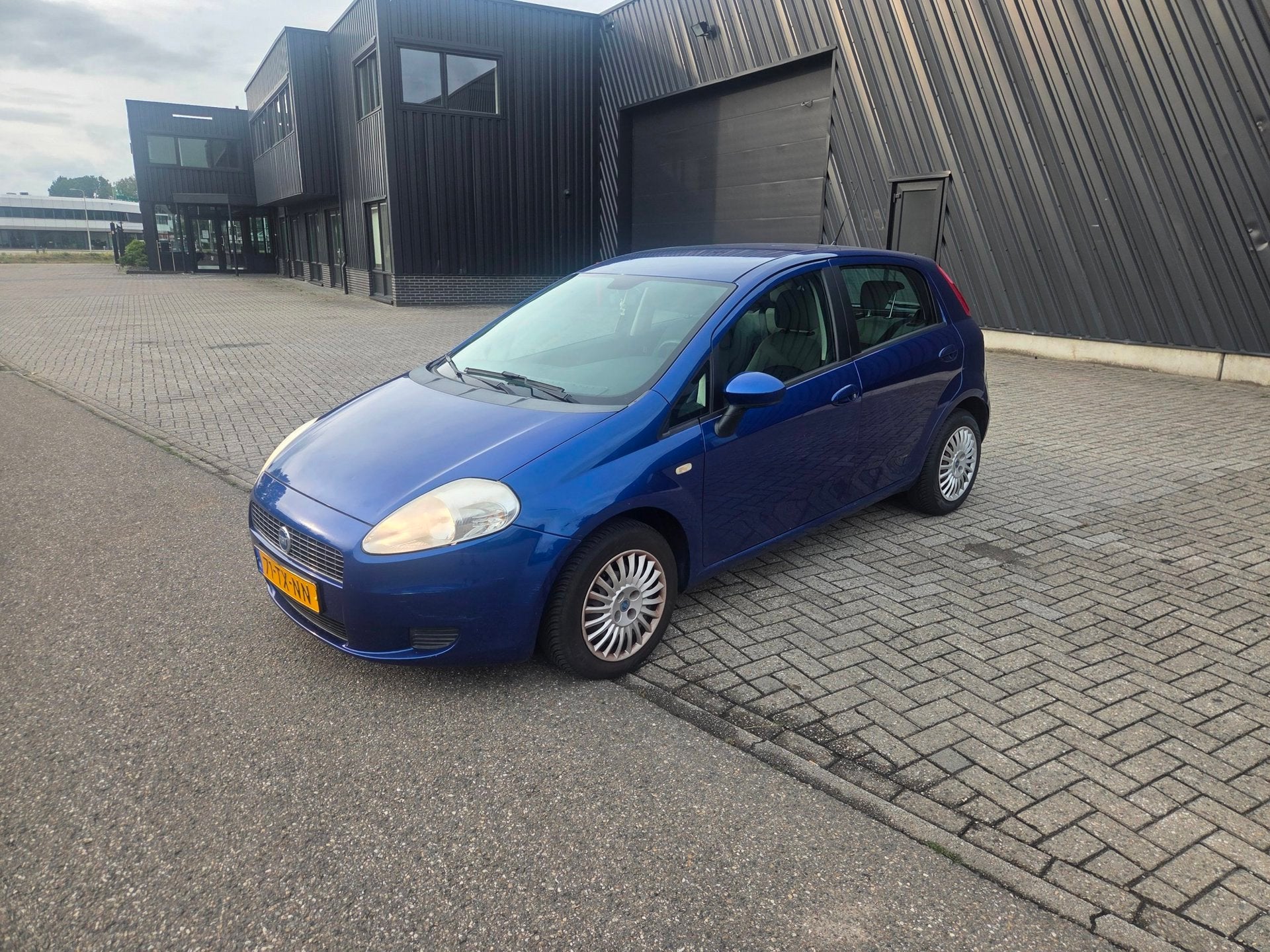 Fiat Grande Punto 1.4 Dynamic Automaat Rijdt en Schakelt Zee, Voorwielaandrijving, Dealer onderhouden, 4 cilinders, Grande Punto
