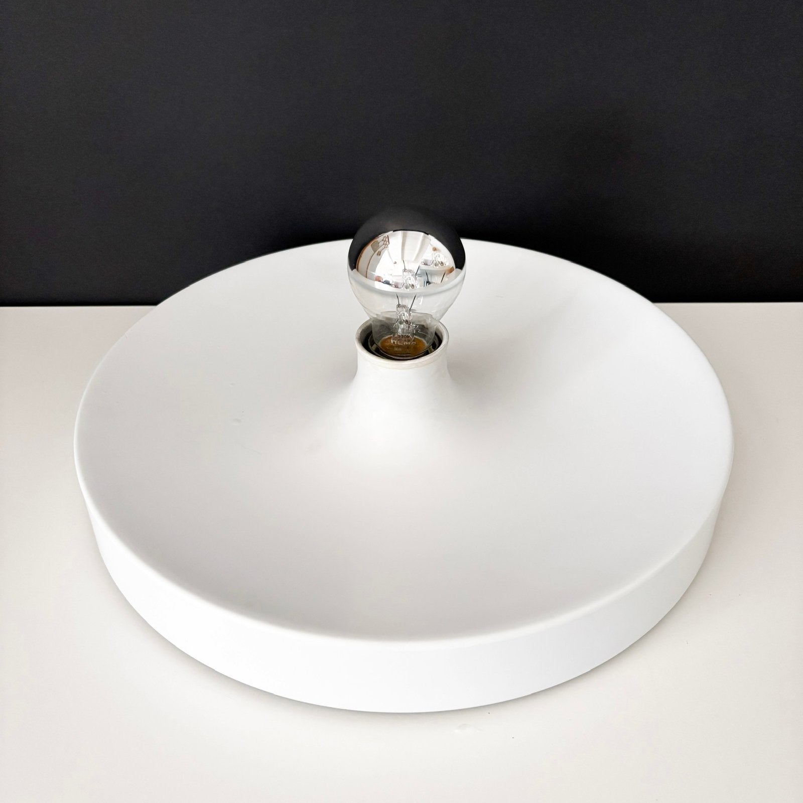 Prachtige wandlamp van Charlotte Perriand voor Les Arcs ‘70s, Metaal, Wit, Gebruikt, -