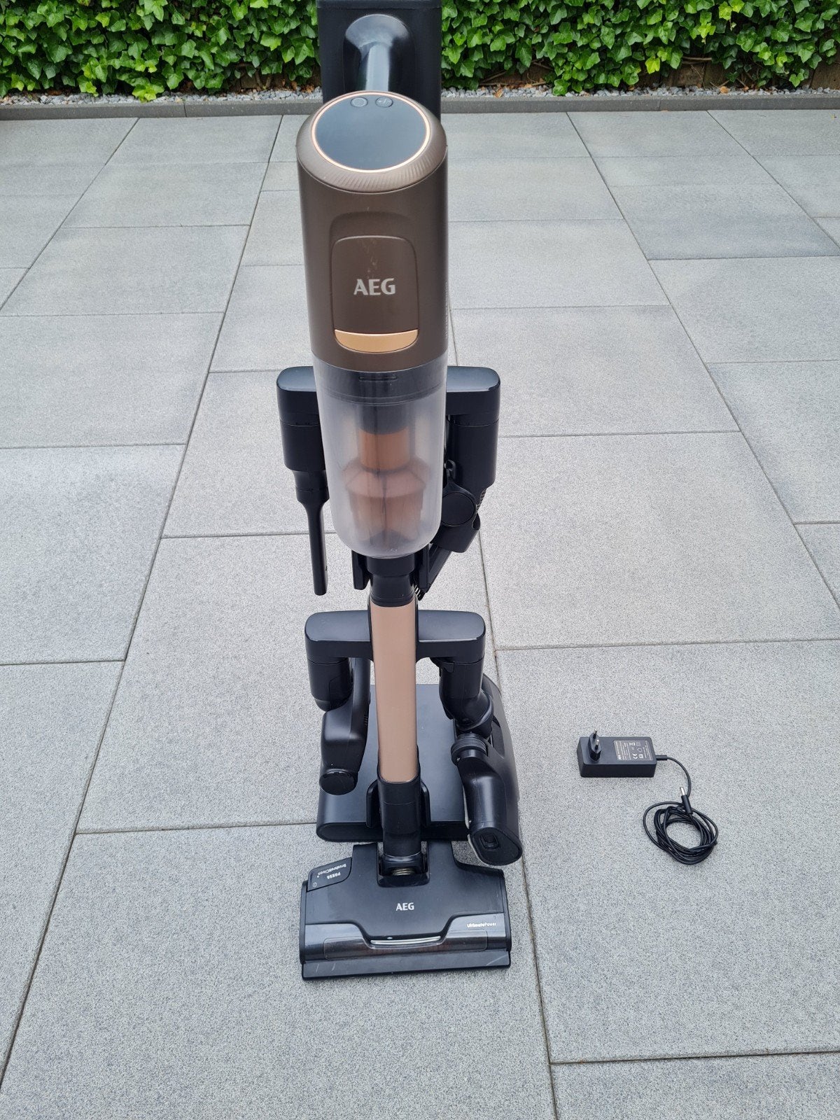 Te koop AEG steel stofzuiger ( ULTIMATE 8000) compleet., Ophalen of Verzenden