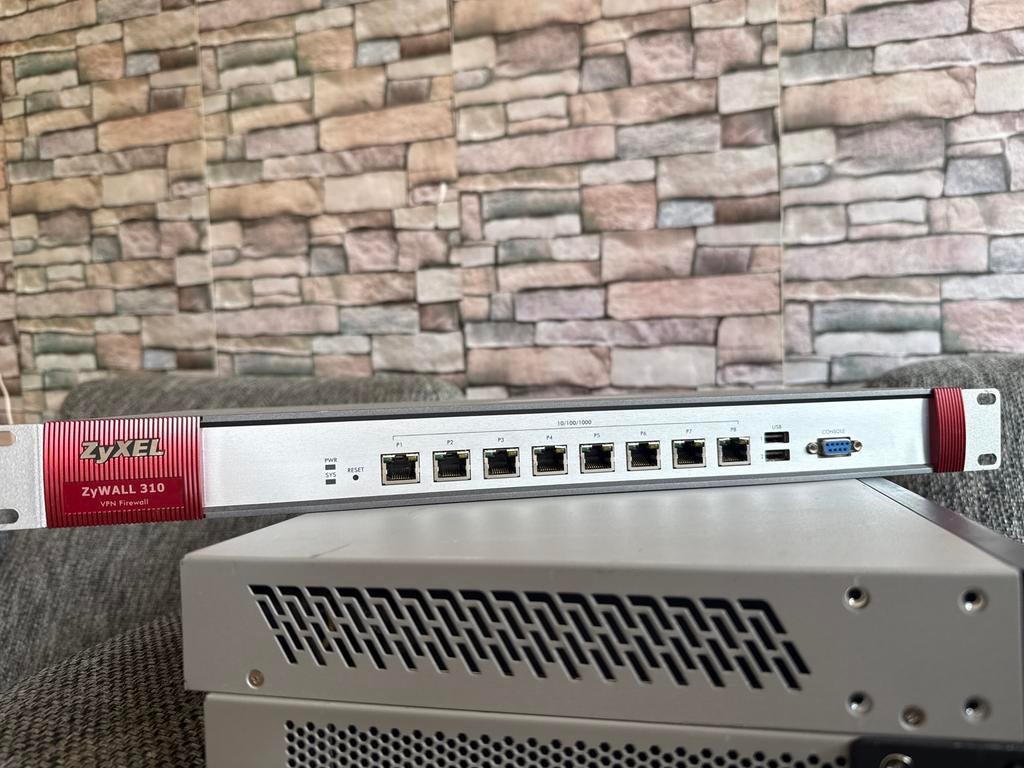 Zyxel ZyWALL 310 VPN Firewall - Zakelijke Beveiliging, Ophalen, Gebruikt, Router