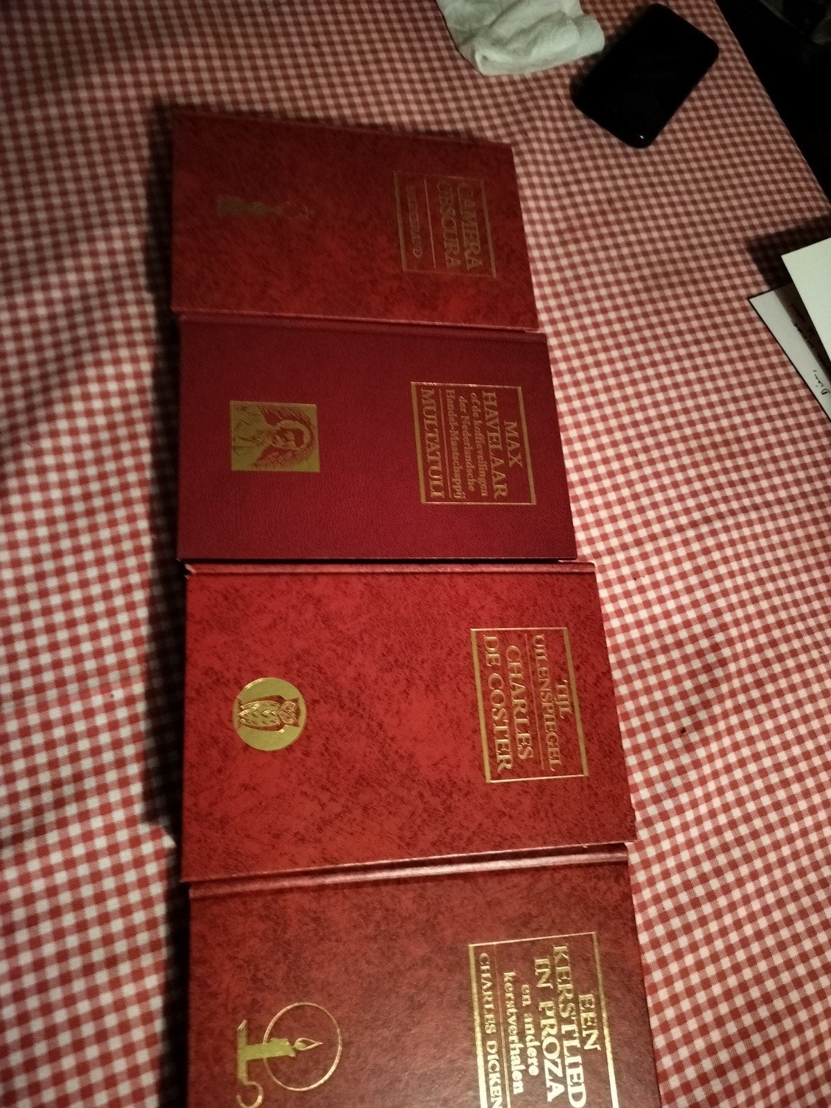 Klassieke Boeken Collectie - 4 Prachtige Uitgaven, Ophalen, Diverse auteurs (Dickens, Multatuli, De Coster, Hildebrand), Zo goed als nieuw