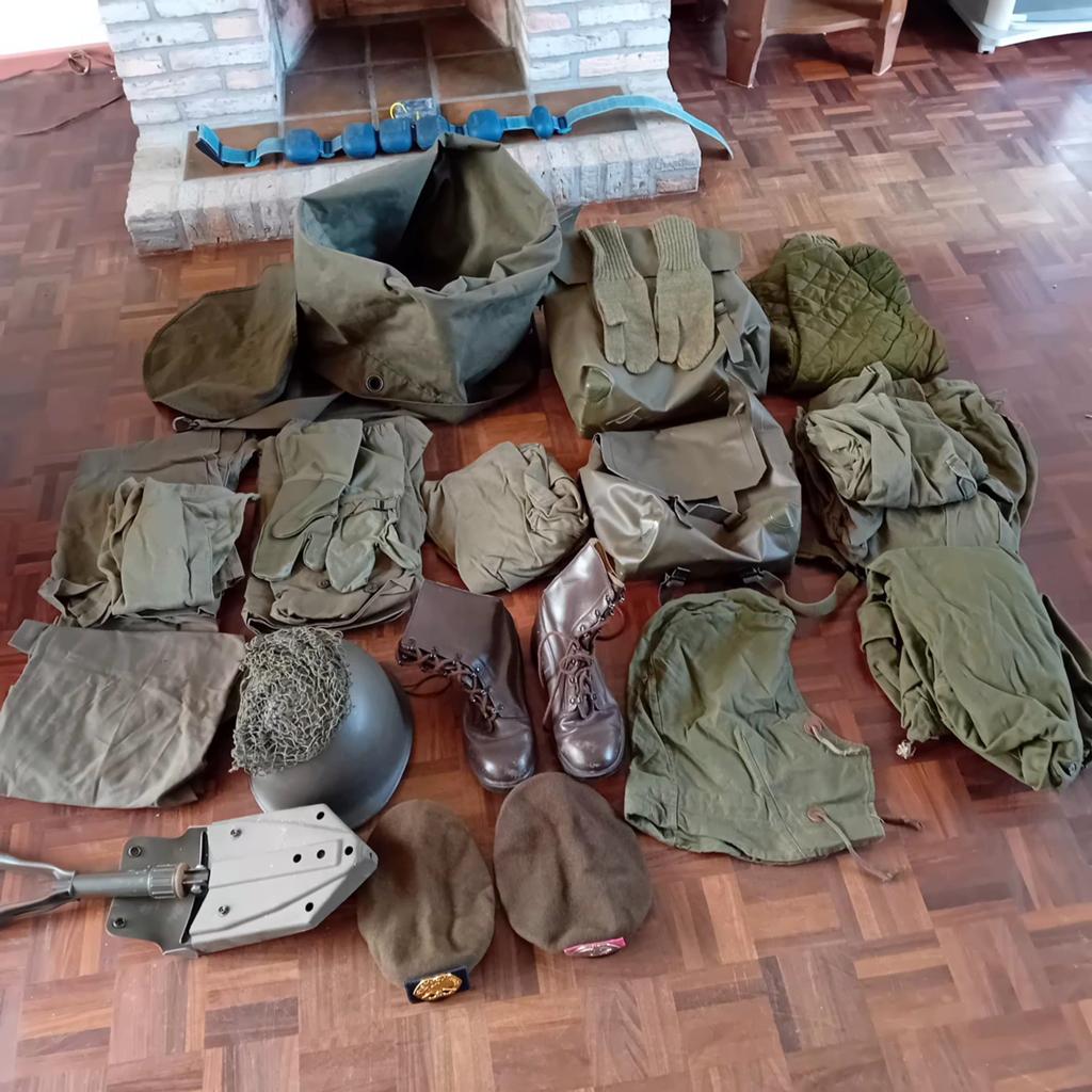 Legerbaal met inhoud, Verzamelen, Militaria | Algemeen, Ophalen of Verzenden, Landmacht, Nederland