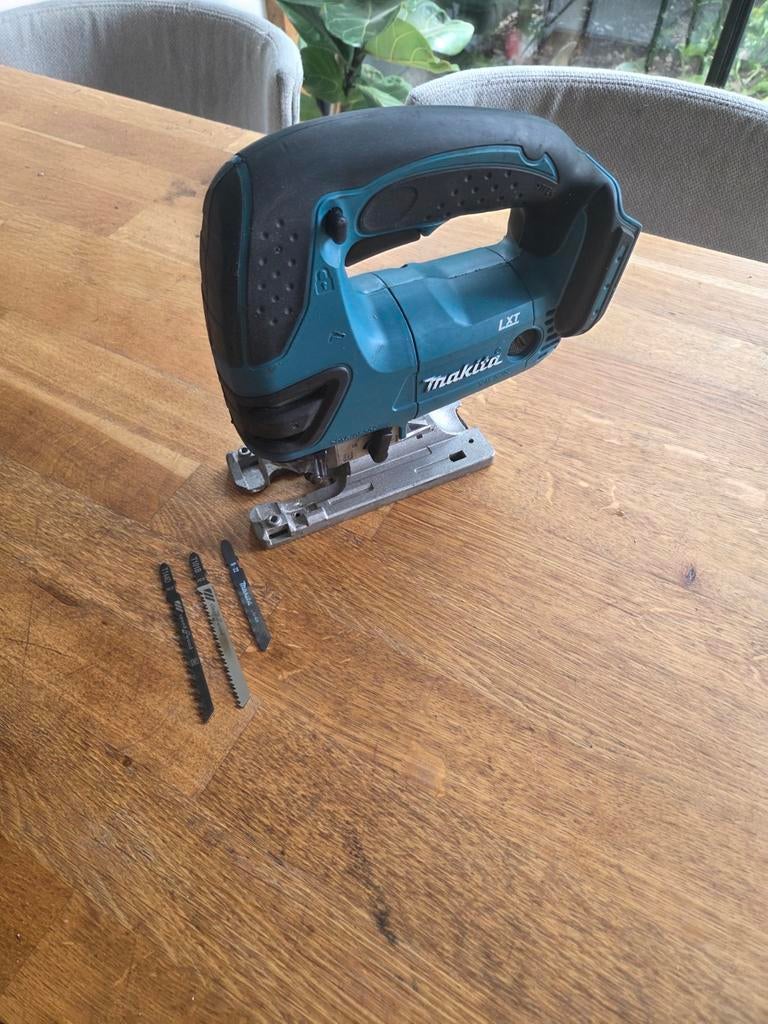 Makita DJV180Z Accu Decoupeerzaag - Zonder Accu, Doe-het-zelf en Verbouw, Gereedschap | Zaagmachines, Gebruikt, Ophalen of Verzenden