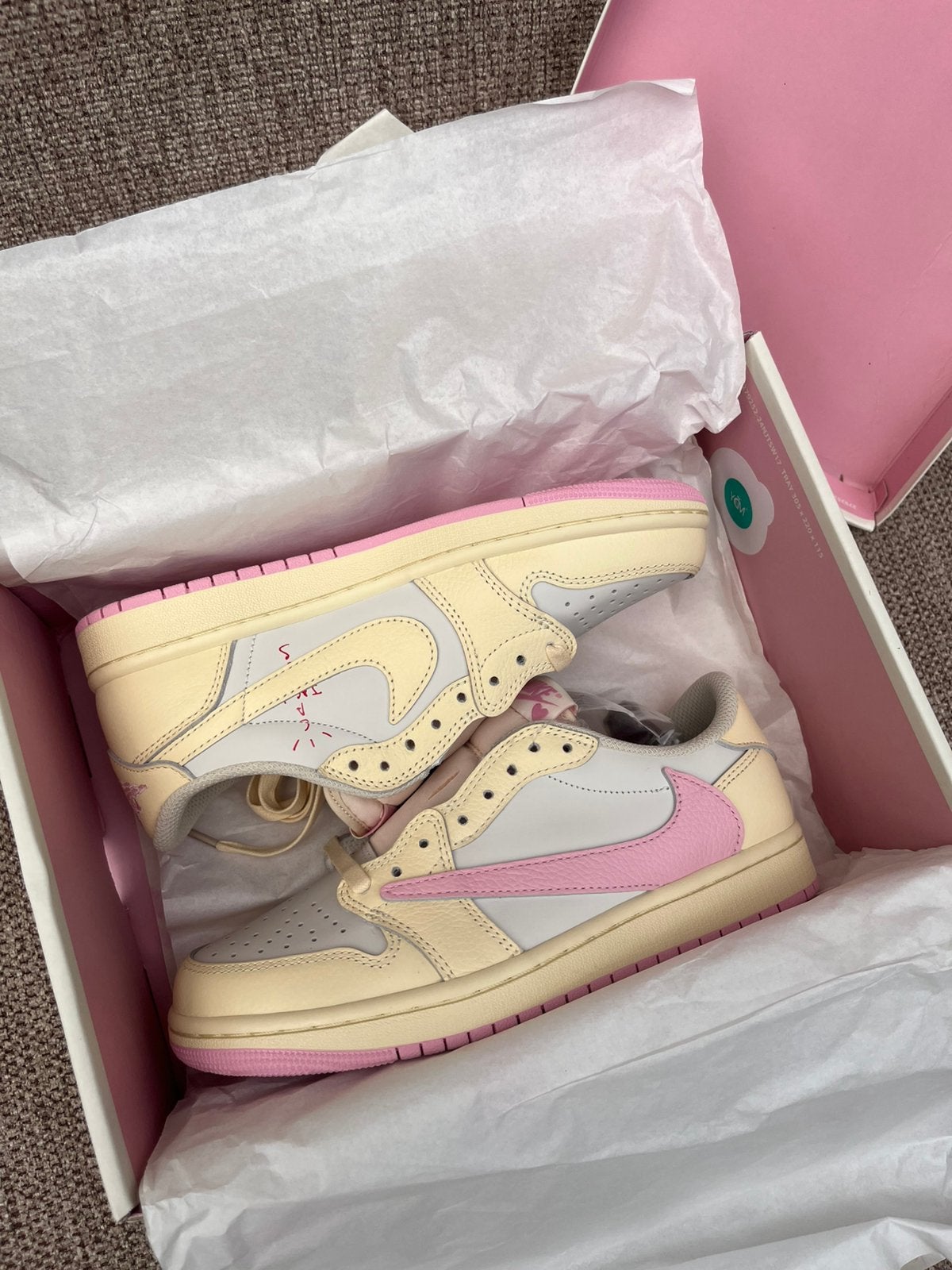 Nike Air Jordan 1 Retro Low OG SP Travis Scott Shy Pink, Kleding | Dames, Schoenen, Verzenden, Roze, Sneakers of Gympen, Zo goed als nieuw