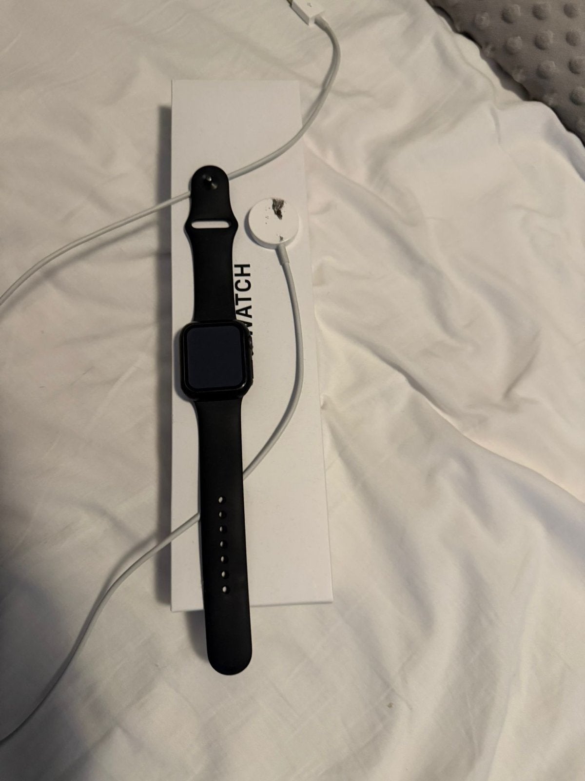 Apple Watch SE 2022 40mm + doos, lader & protector, Zwart, IOS, Ophalen of Verzenden, Zo goed als nieuw