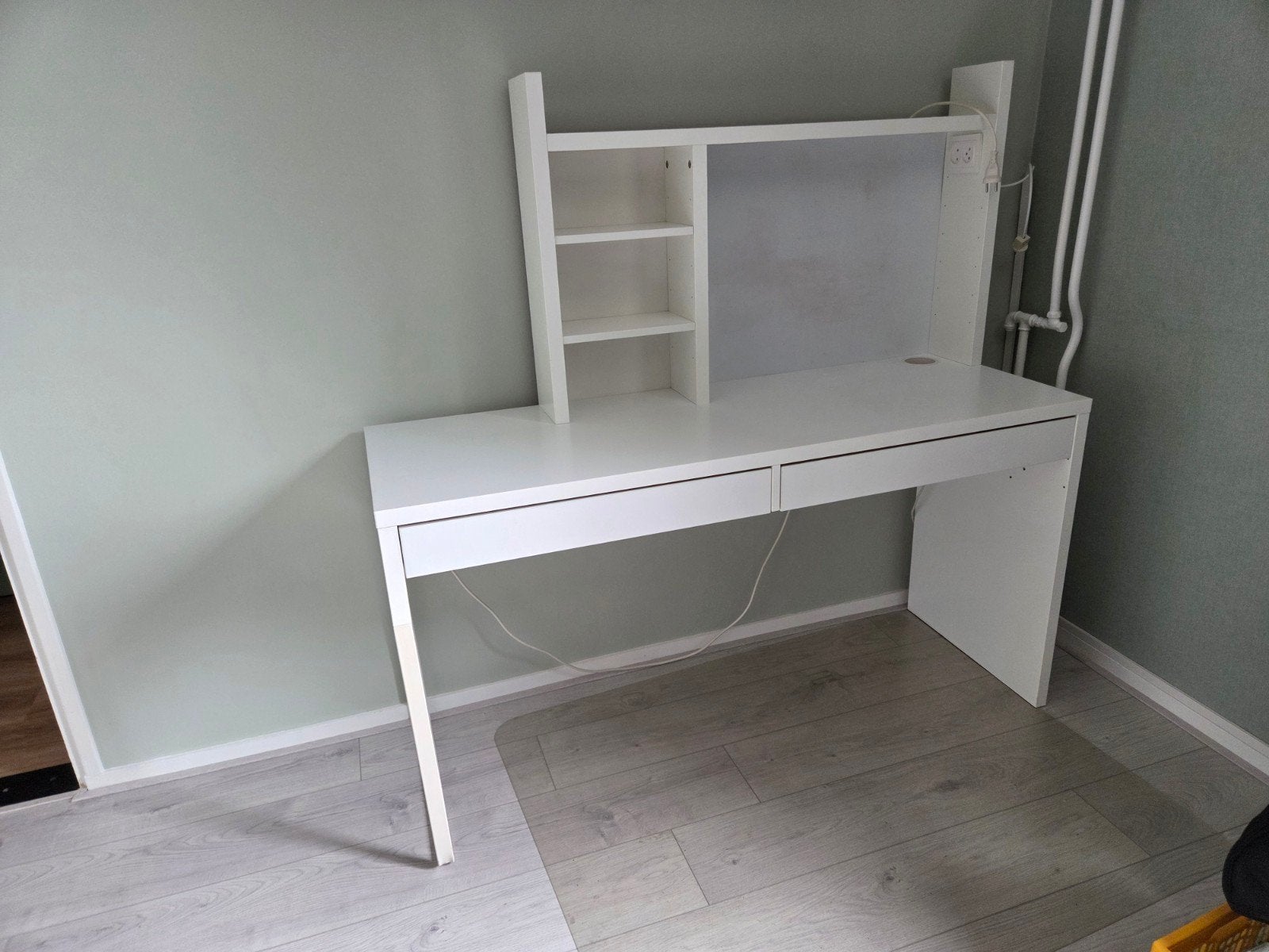 Micke bureau met opbergruimte, lades en opbouwstuk, Ophalen, Spaanplaat of MDF, Zo goed als nieuw, IKEA