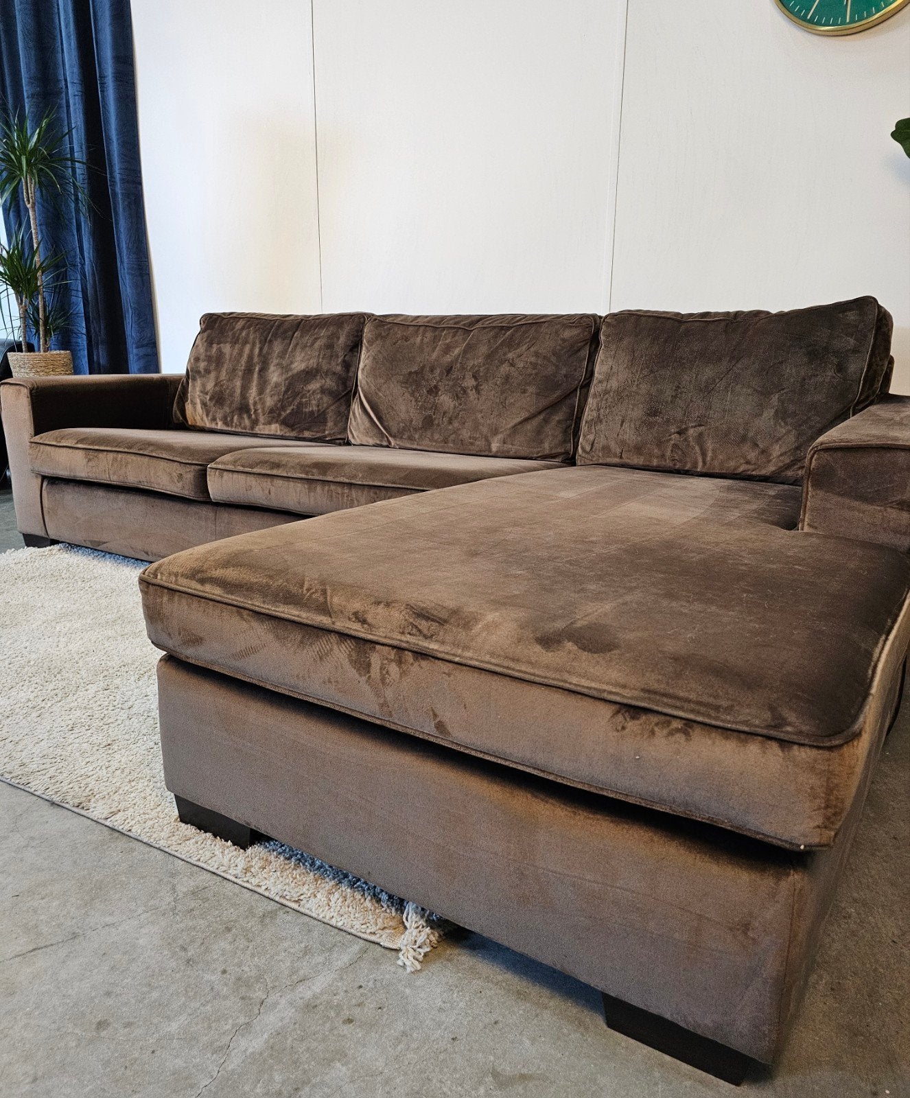 Velvet Hoekbank Taupe Met Lounge - Professioneel Gereinigd, Ophalen of Verzenden, Tweelingenlaan 106, Nijhof Brothers Furniture