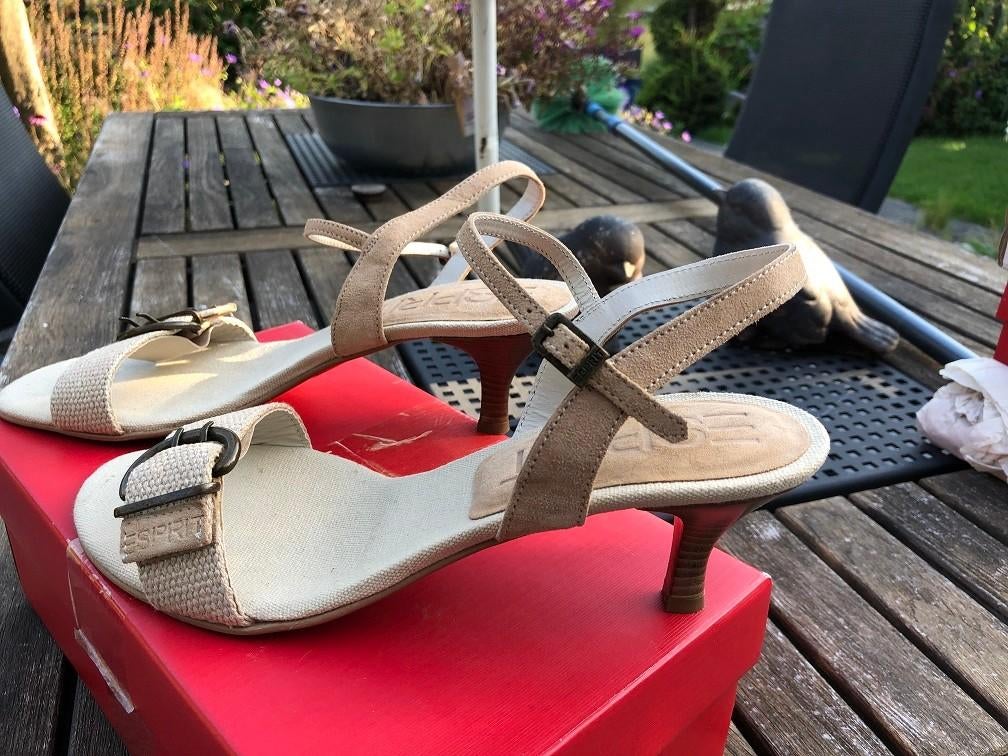 Gave Nieuwe licht zandkleur/beige sandalen v Esprit mt 41, Beige, Nieuw, Esprit, Sandalen of Muiltjes