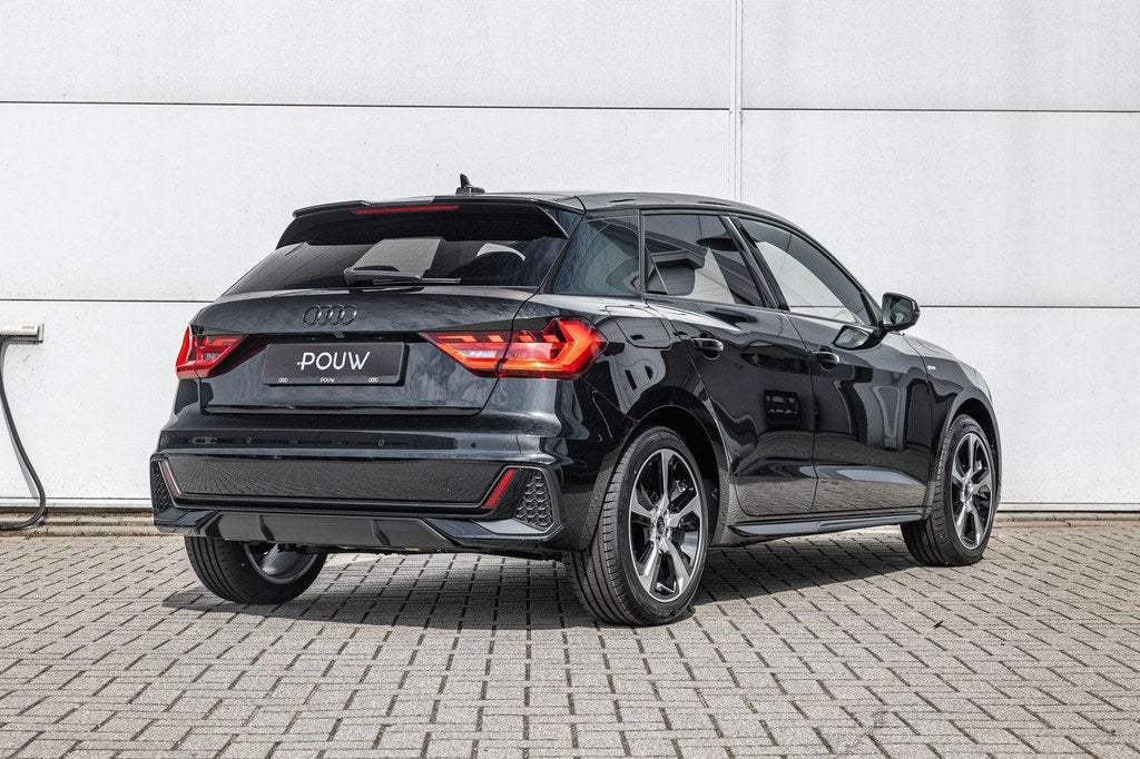Audi A1 Sportback 25 TFSI 95pk S-tronic S edition | Achterui, Auto's, Audi, A1, 95 pk, Leder en Stof, Zwart