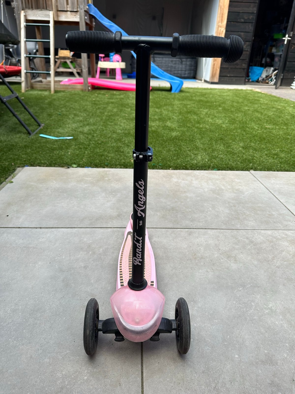 Roze kinderstep met 3 wielen - Bandits & Angels, Fietsen en Brommers, Steps, Ophalen, Gebruikt, Gewone step