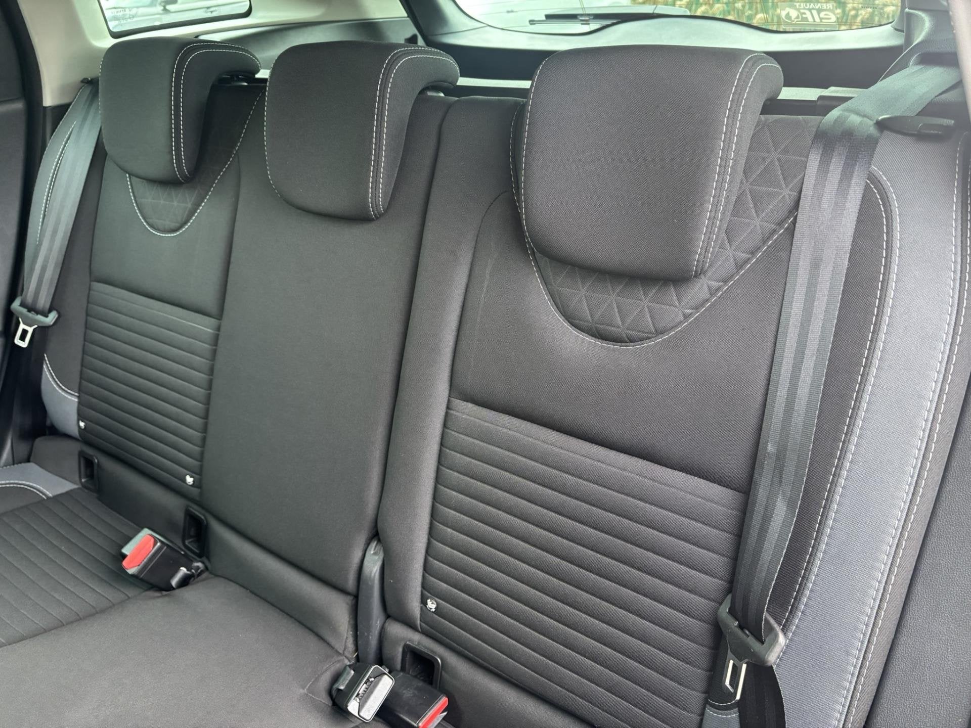 Renault Clio Estate 1.2 GT | Automaat | Cruise | Climate | B, Stof, 4 cilinders, Zwart, 615 kg