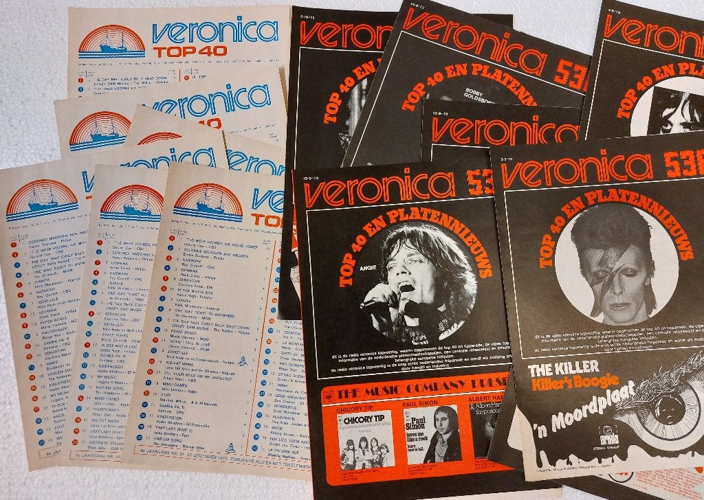 Top 40 velletjes Radio Veronica 1973 - 25 stuks, Verzamelen, Muziek, Artiesten en Beroemdheden, Gebruikt, Top 40, Ophalen of Verzenden