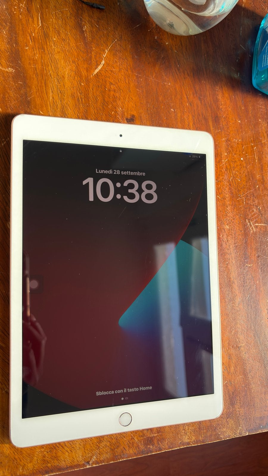 Foto 2 van Apple iPad 7e generatie 32GB Wi-Fi Goud