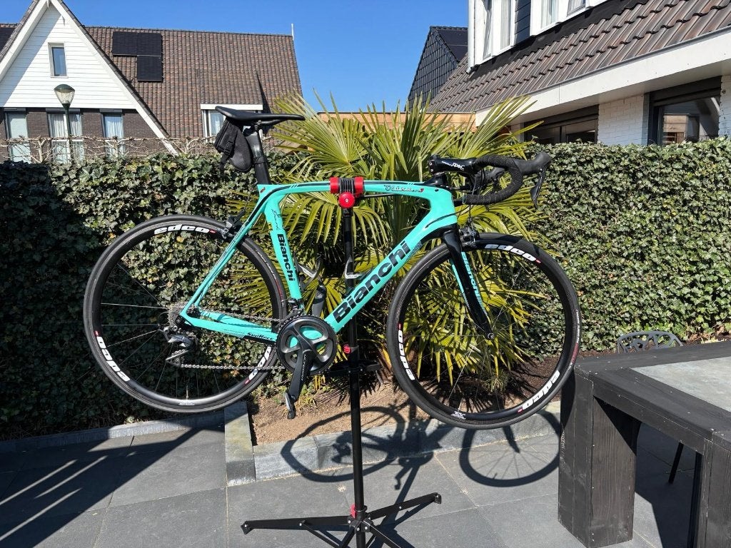 BIANCHI OLTRE XR3 59CM INCLUSIEF ONDERHOUDSSTANDAARD, Fietsen en Brommers, Fietsen | Racefietsen, Carbon, Zo goed als nieuw, 57 tot 61 cm