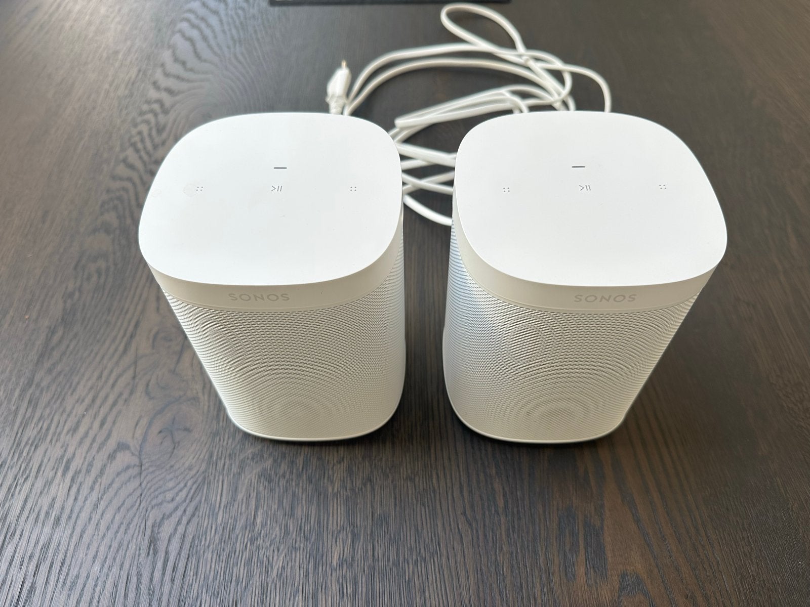 2x Sonos One SL speakers