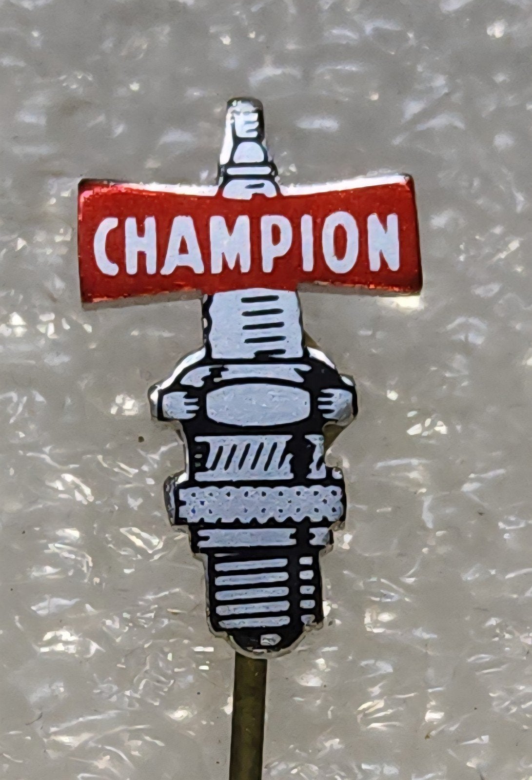 Vintage Champion bougie speldje, Verzamelen, Ophalen of Verzenden, Gebruikt, Overige onderwerpen, Speldje of Pin