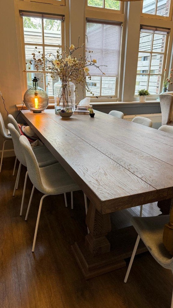 Grote robuuste houten eettafel / kloostertafel met sierpoten, Gebruikt, 100 tot 150 cm, Eikenhout, 200 cm of meer