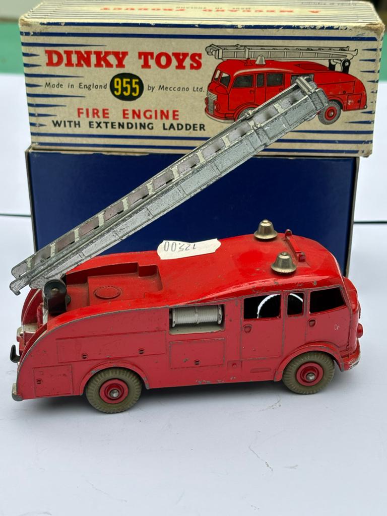 Dinky Toys Meccano 955 FIRE ENGINE BRANDWEERWAGEN +orig doos, Hobby en Vrije tijd, Modelauto's | Overige schalen, Gebruikt, Bus of Vrachtwagen