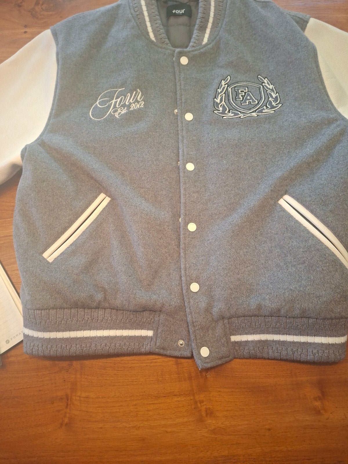 Four Amsterdam college jas varsity L leren mouwen., Kleding | Heren, Maat 52/54 (L), Ophalen of Verzenden, Zo goed als nieuw, FOUR Amsterdam