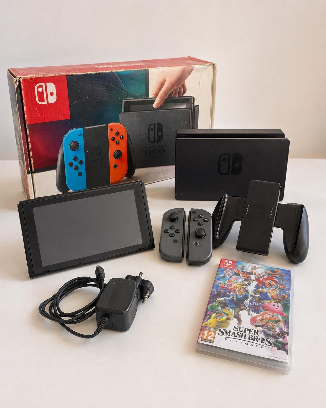 Nintendo Switch V1 HAC-001 32GB + Dock  + Super Smash Bros., Ophalen of Verzenden, Zo goed als nieuw, Met 2 controllers, Switch Original