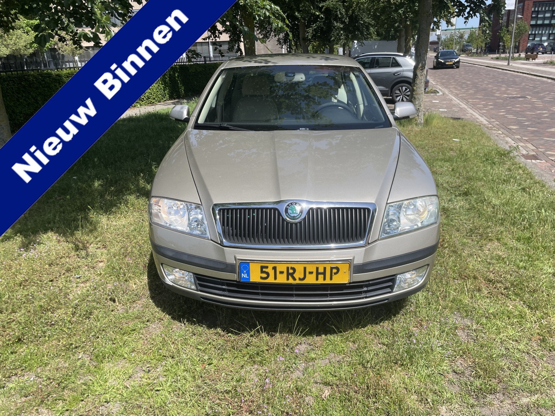 Skoda Octavia 1.6 Elegance 1.6 75kw climaat zie foto’s, Auto's, Voorwielaandrijving, Gebruikt, 4 cilinders, Beige