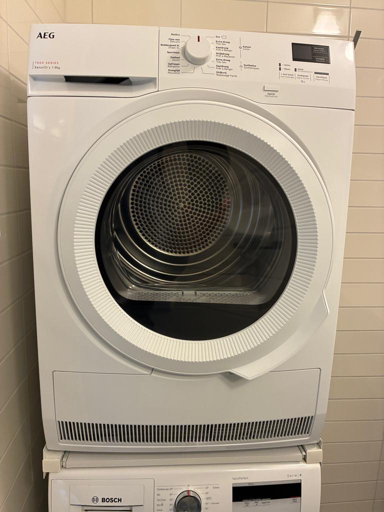 Wasdroger AEG Sensidry 7000 series, Witgoed en Apparatuur, Wasdrogers, Ophalen, 6 tot 8 kg, Minder dan 85 cm, Zo goed als nieuw