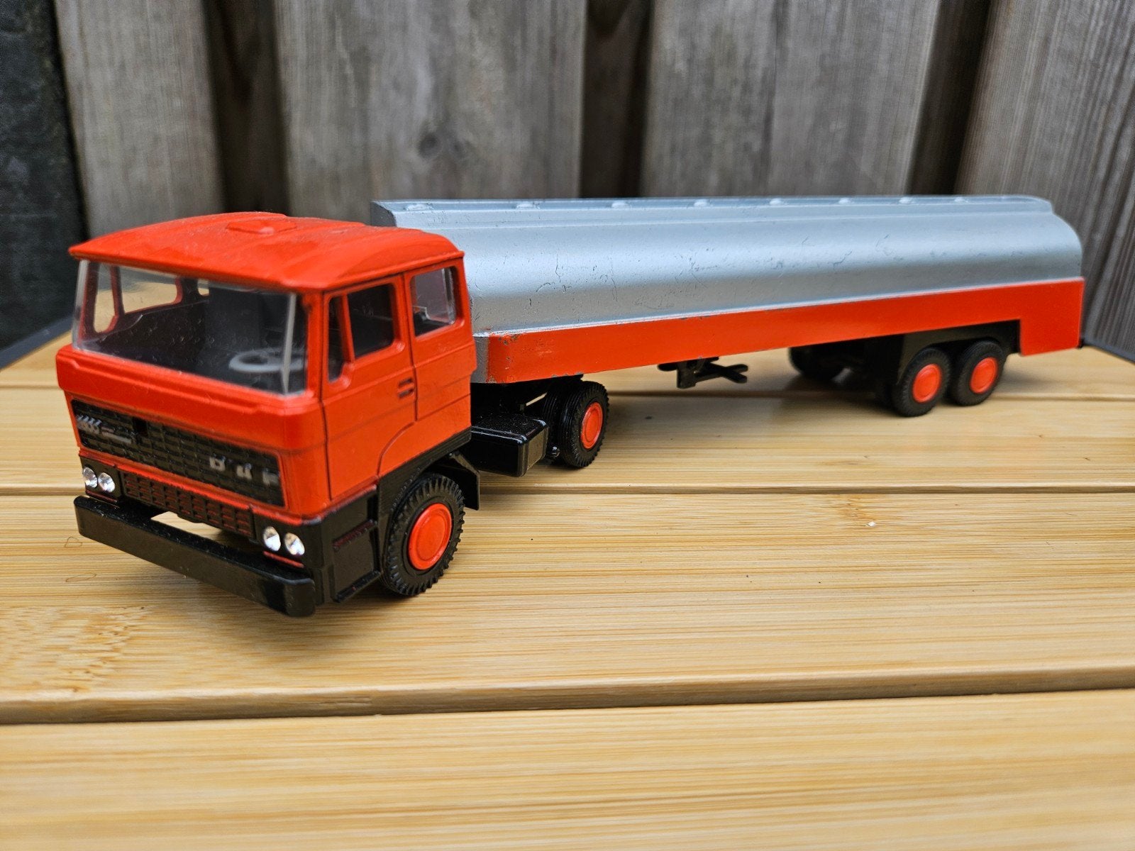 Lion car DAF 2800 Tankwagen Tankoplegger 1:50 Oranje/Grijs, Ophalen of Verzenden, Zo goed als nieuw, Bus of Vrachtwagen, Lion Toys