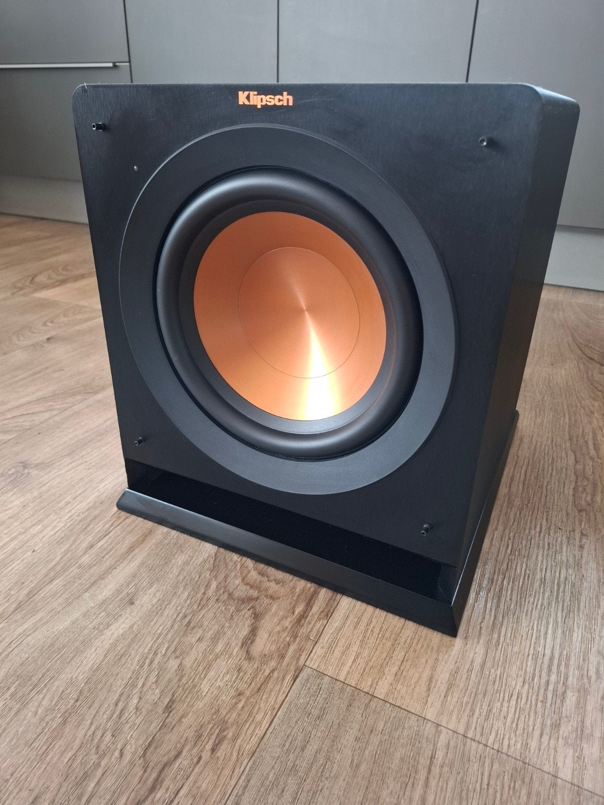 Klipsch R-110SW Subwoofer - Krachtige Bass, Basreflex, Subwoofer, Zo goed als nieuw, Ophalen