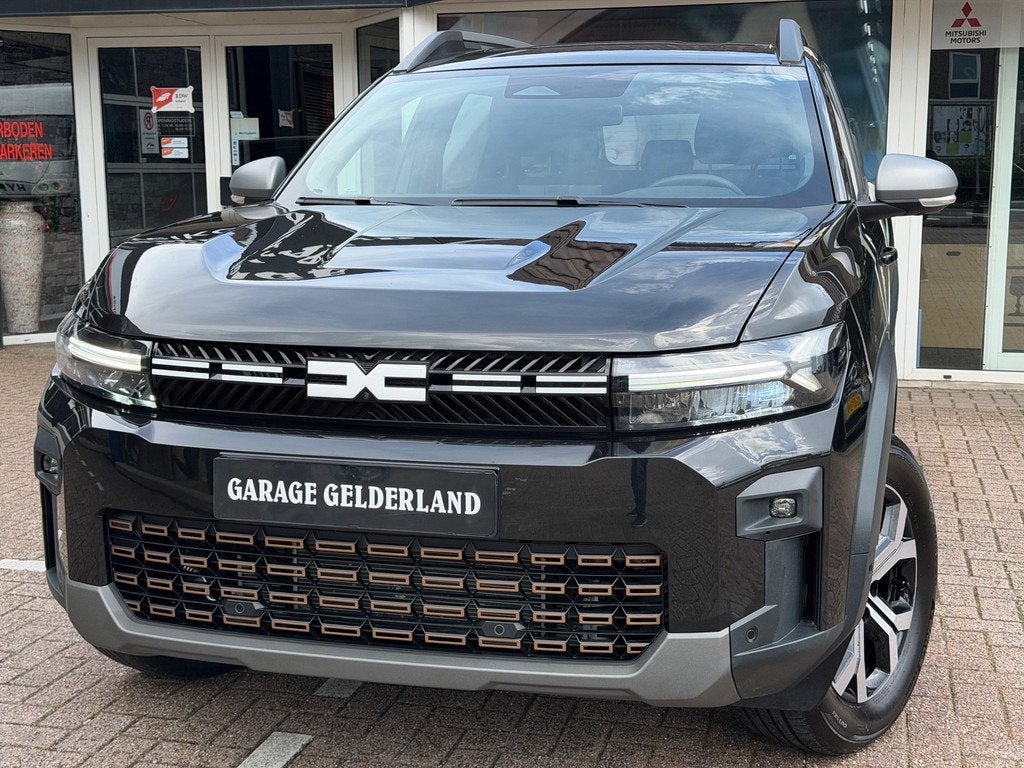 Dacia Bigster 1.8 Hybrid 155 Extreme | Apple/Android | Camer, Stof, Gebruikt, Zwart, 4 cilinders