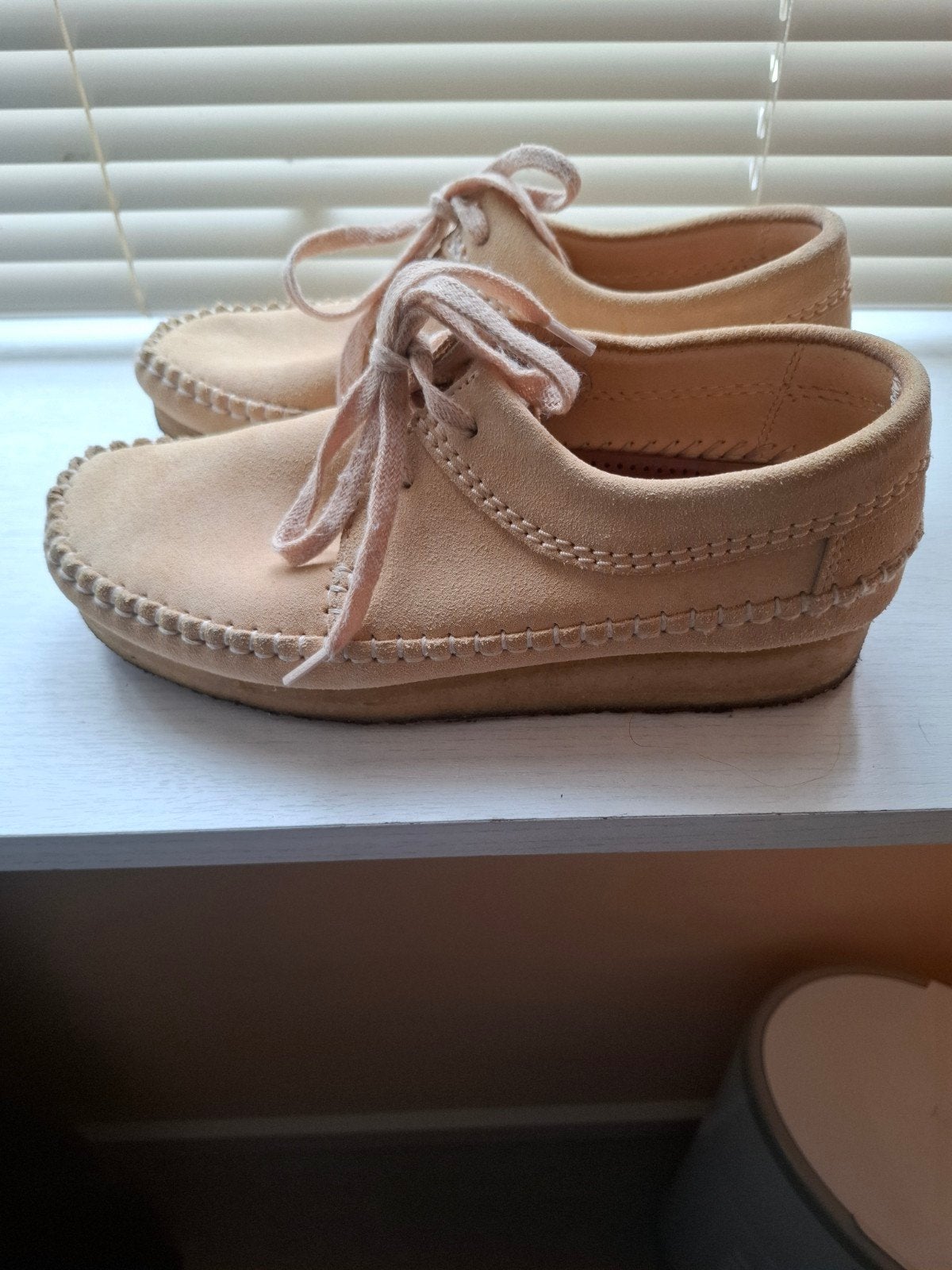 Clarks Wallabees - Beige suède schoenen - UK 5.5 / EU 38, Beige, Overige typen, Ophalen of Verzenden, Clarks